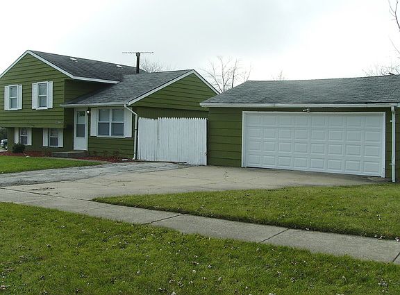 2nd image of 22646 Spencer Ave