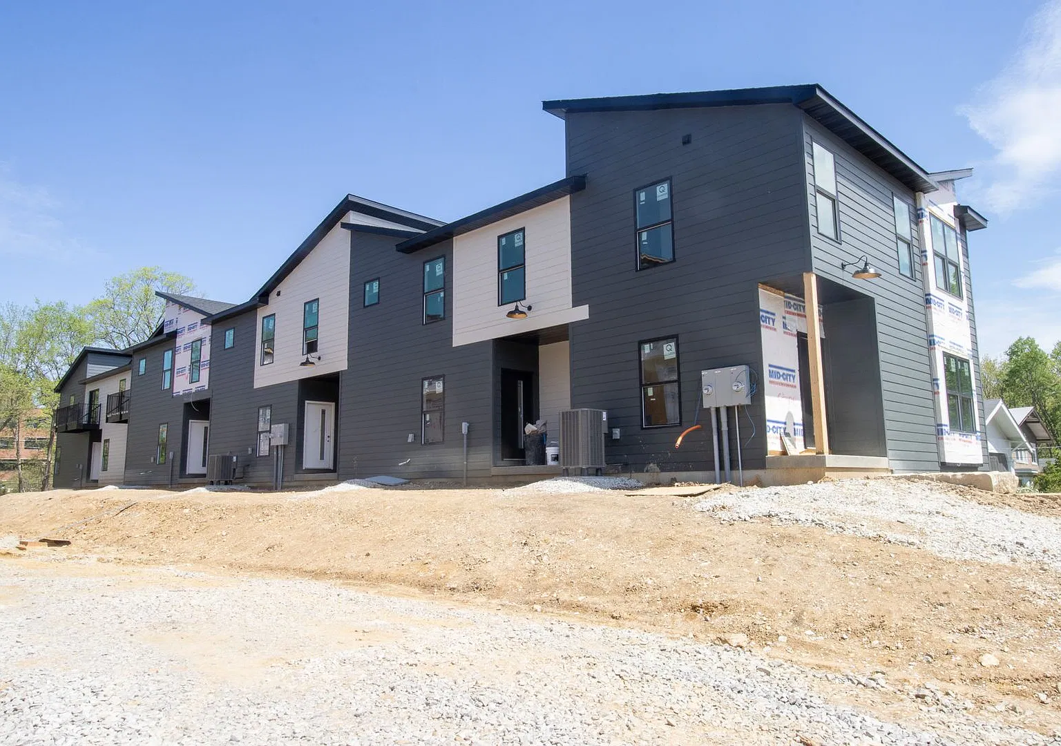 Luxury Townhomes on East Campus! — Photo 1