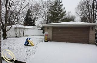 3rd image of 40385 Diane Dr