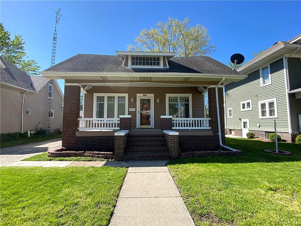 2905 Prairie Ave photo 1