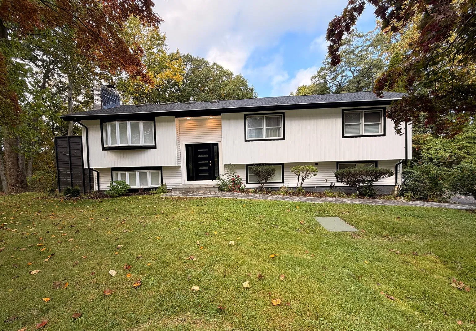 3 bed, 2.5 bath, 2308 sqft, $6,500 — Photo 1