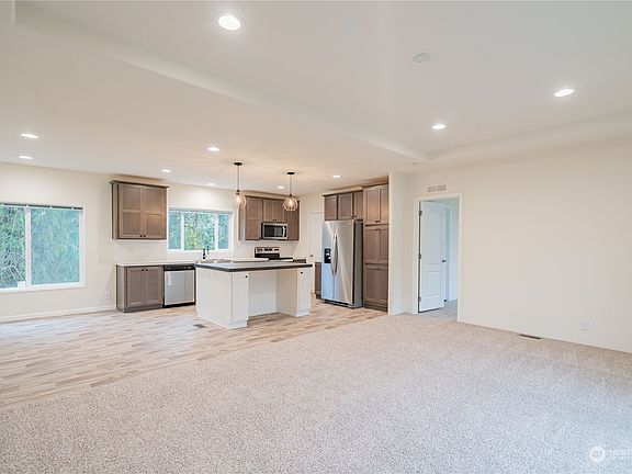 3rd image of 292 Kodiak Lane