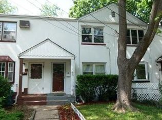 45 Victory Ct, Metuchen, NJ 08840