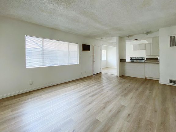 5th image of 532 N New Ave #13