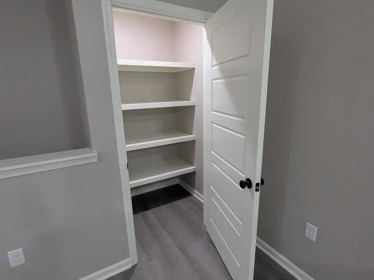 3421 W Angel St — Photo 5
