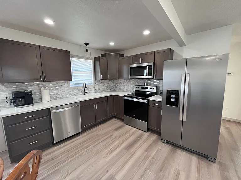 928 Linden Ave — Photo 1