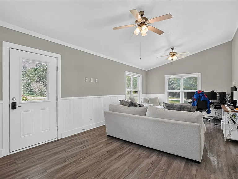 5416 Raymond Stotzer Pkwy — Photo 3