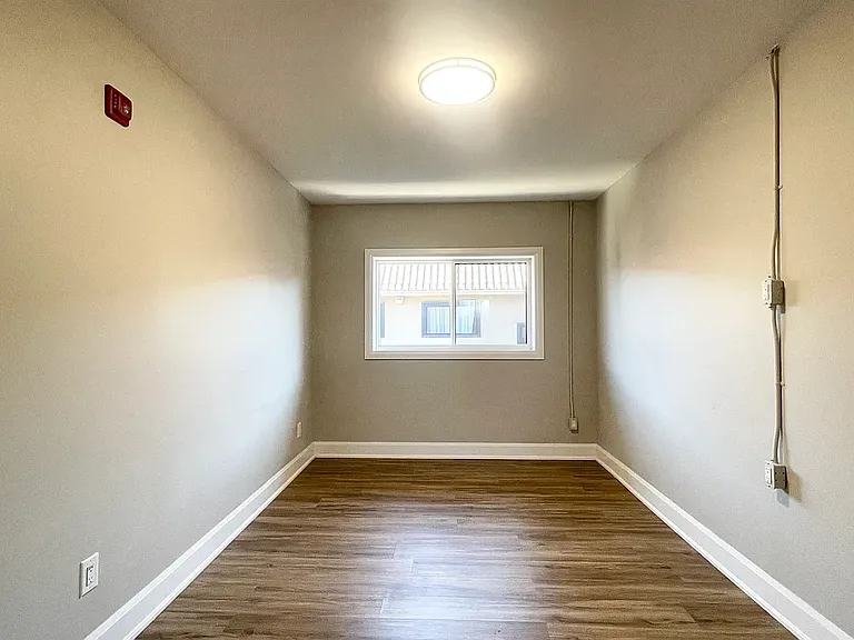 540 King St E #C7 — Photo 7