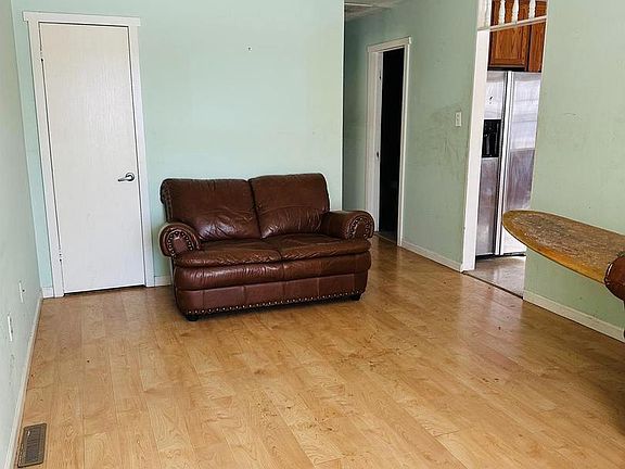 3rd image of 308 Falcon Dr