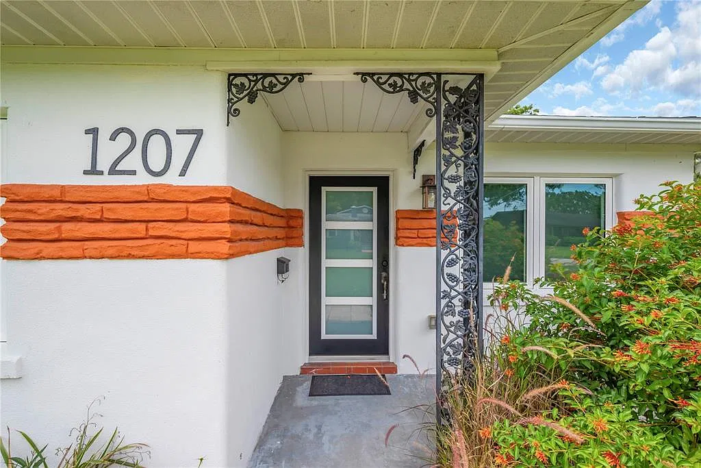 3 bed, 2.0 bath, 1450 sqft, $4,500 — Photo 2
