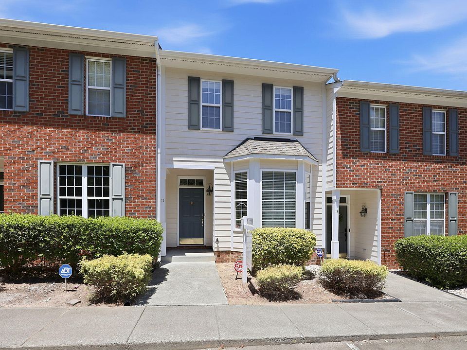 1st image of 11 Signet Dr