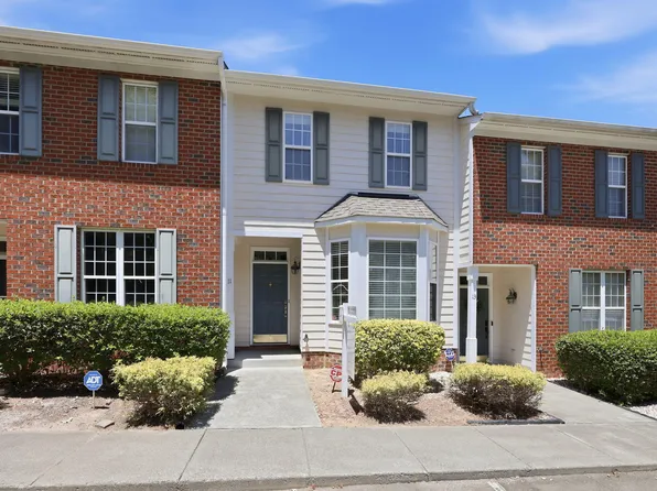 11 Signet Dr, Durham, NC 27708