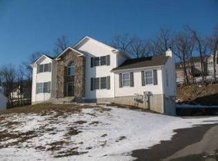 125 Brigadoon Blvd, Highland Mills, NY 10930