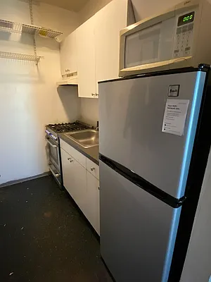 Rented by Green Line Realty | media 11