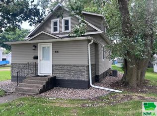 516 Arizona Ave NW, Orange City, IA 51041