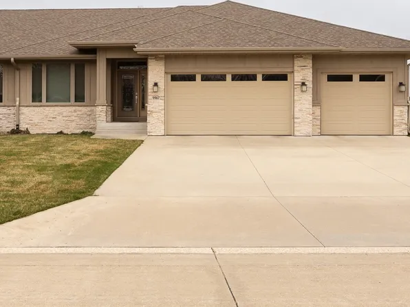 9967 NW 119th Ct, Granger, IA 50109