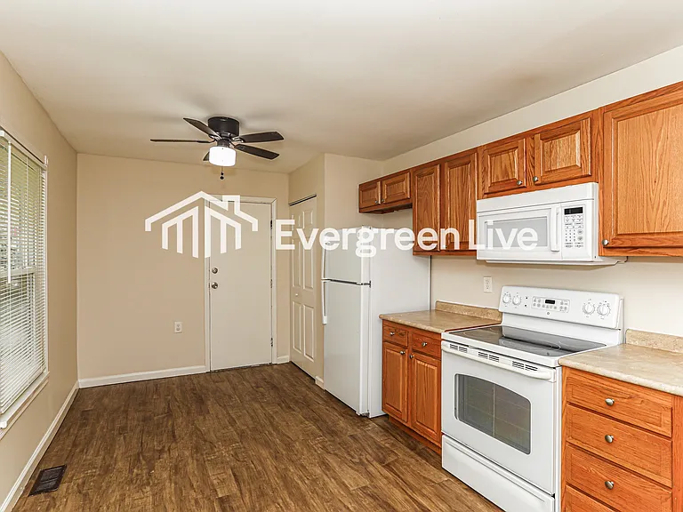 12055 Spalding Dr — Photo 6