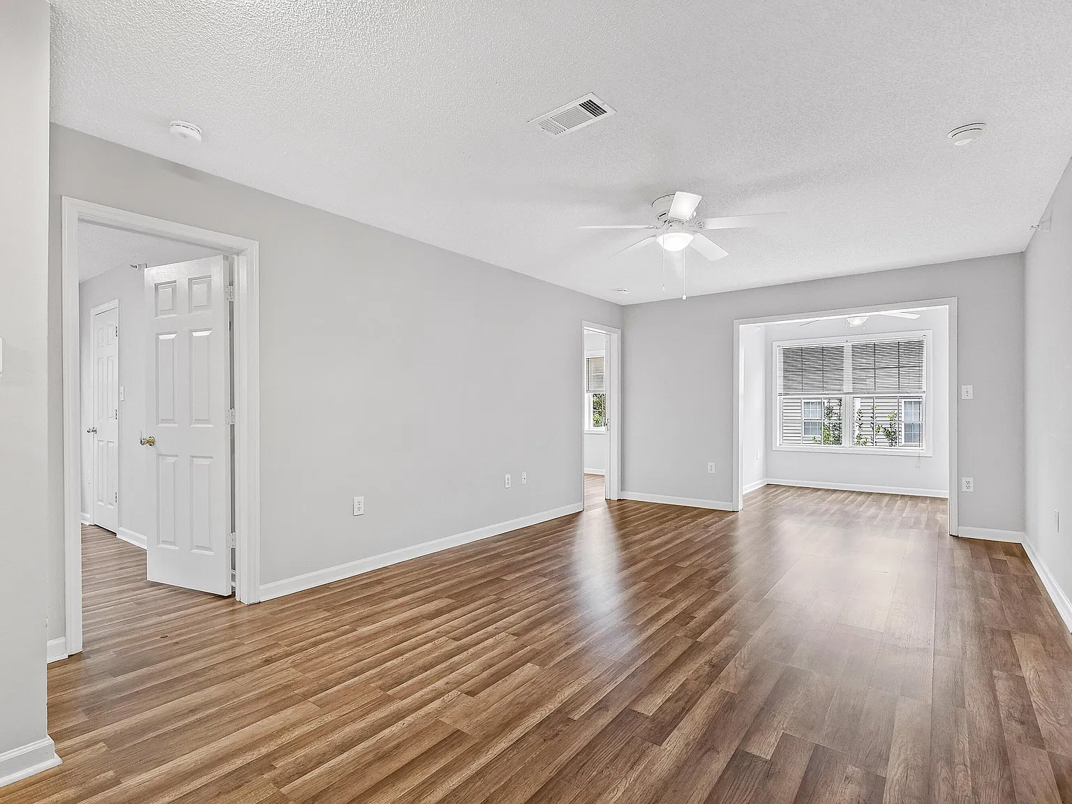 4 bed, 4.0 bath, $1,595 — Photo 2