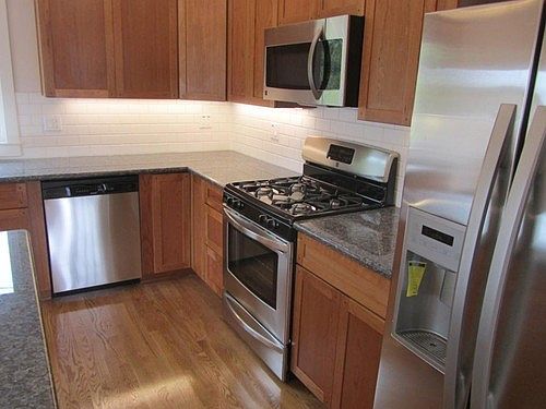 2nd image of 1515 Cota Ave