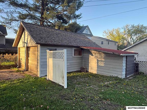 2nd image of 404 B St