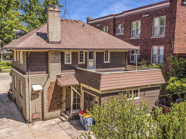 349 College Ave SE — Photo 4