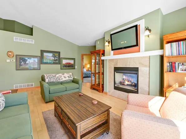 S70W15646 Sandalwood DRIVE #15646, Muskego, WI 53150