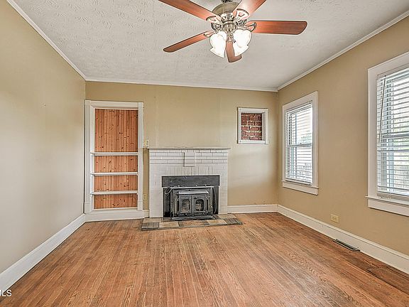 5th image of 3302 Mayfield Dr