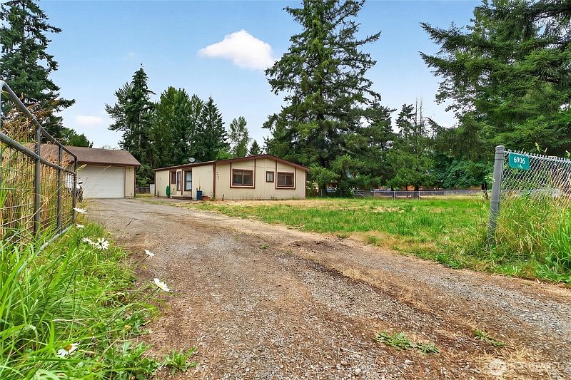 3rd image of 6906 243rd Avenue E