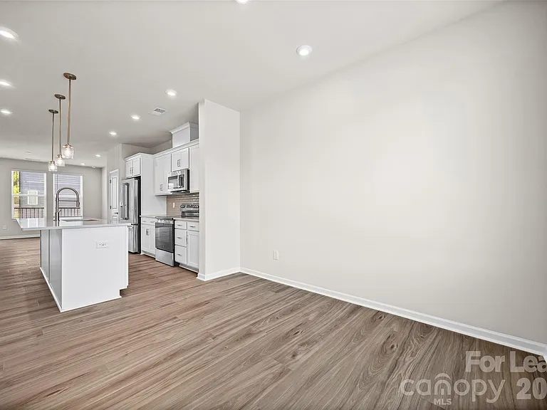 5640 Kingspan Dr — Photo 12