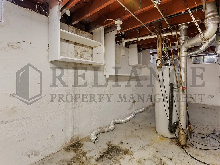 1122 S Quentin St — Photo 14