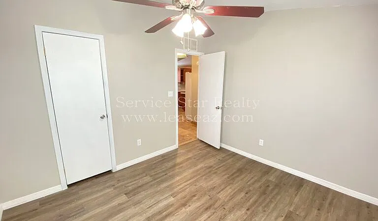 18143 W Morning Vista Ln — Photo 29