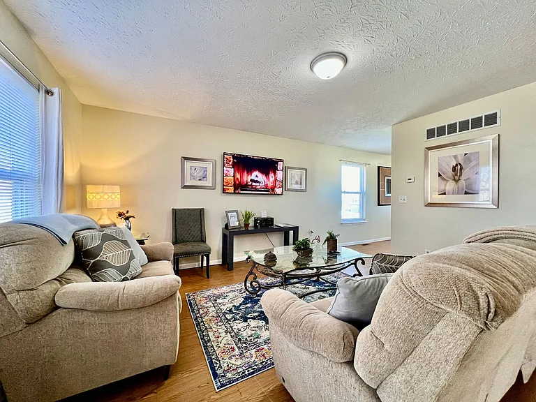260 Overbrook Ct — Photo 6