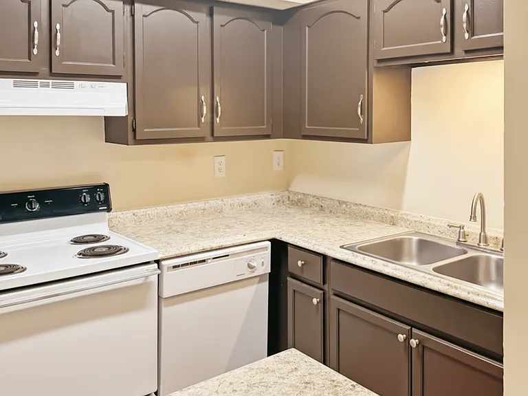 Aztec Villa Apartments — Photo 12