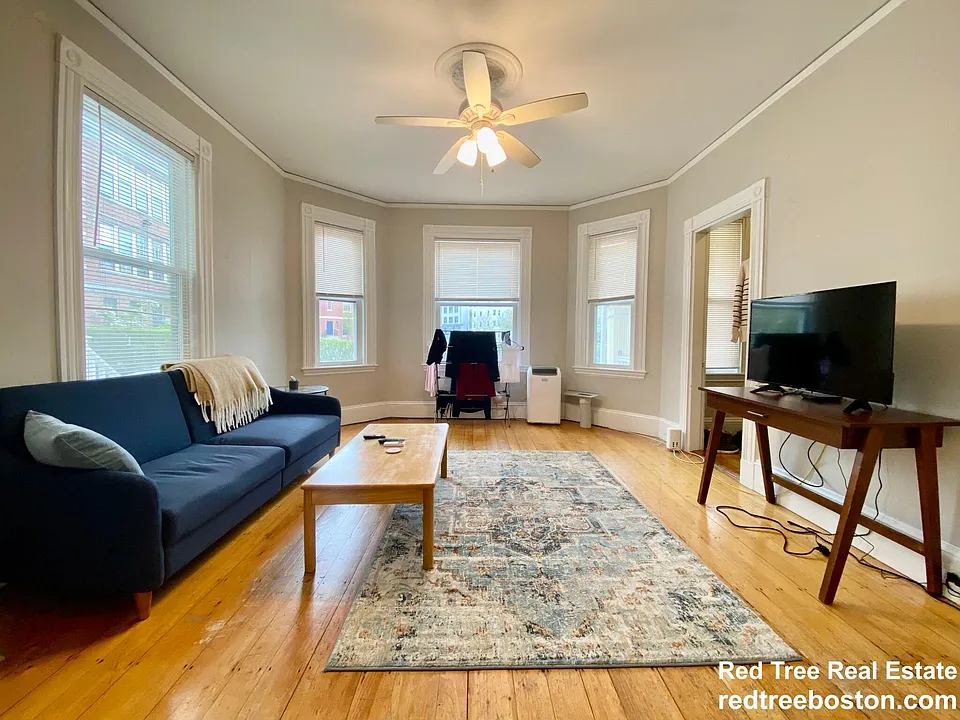 27 Hurd Rd #1