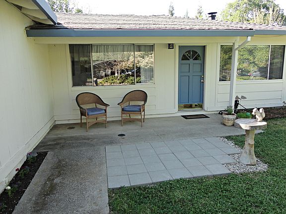 3rd image of 24366 Camelia Way