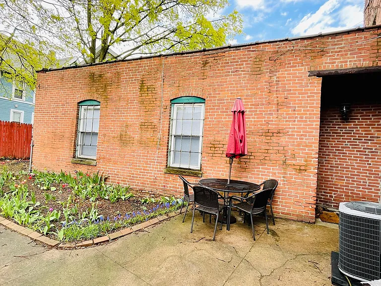 924 State St #5 — Photo 13