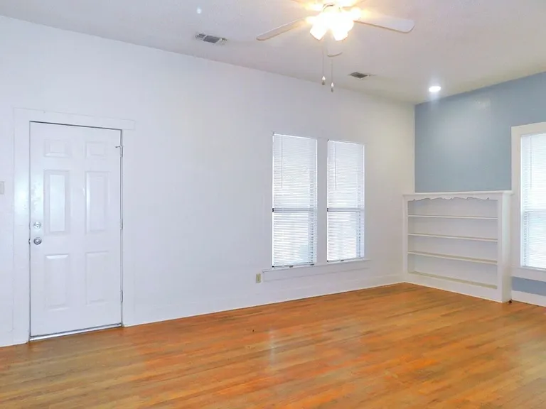 612 Schmitz Ave — Photo 3
