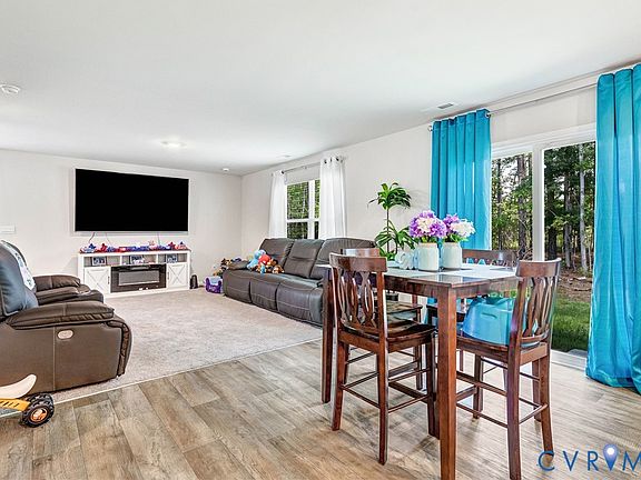 5th image of 205 River Landing Cres