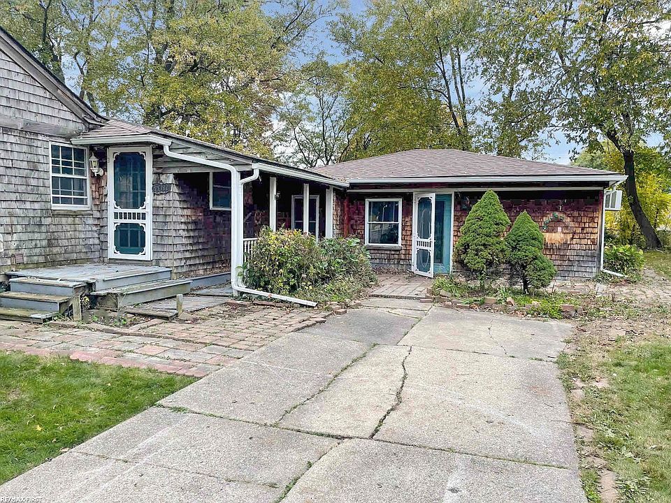 1st image of 28133 Roy St