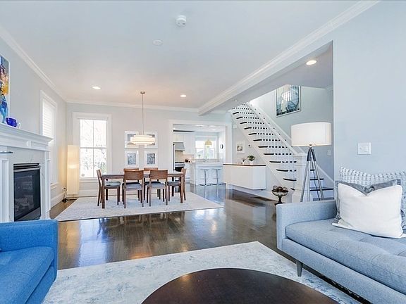 5th image of 54 Brackenbury St
