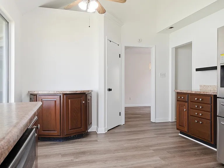 2044 Chicory St — Photo 8