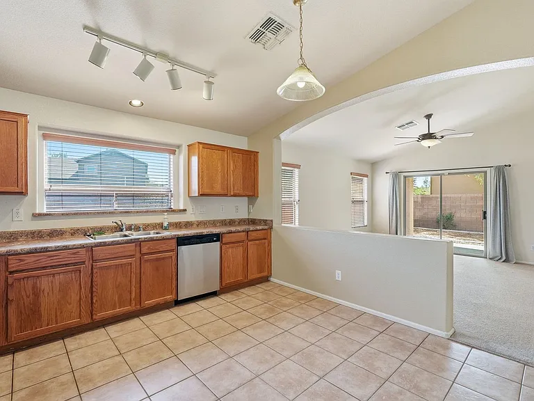 2403 W White Feather Ln — Photo 10