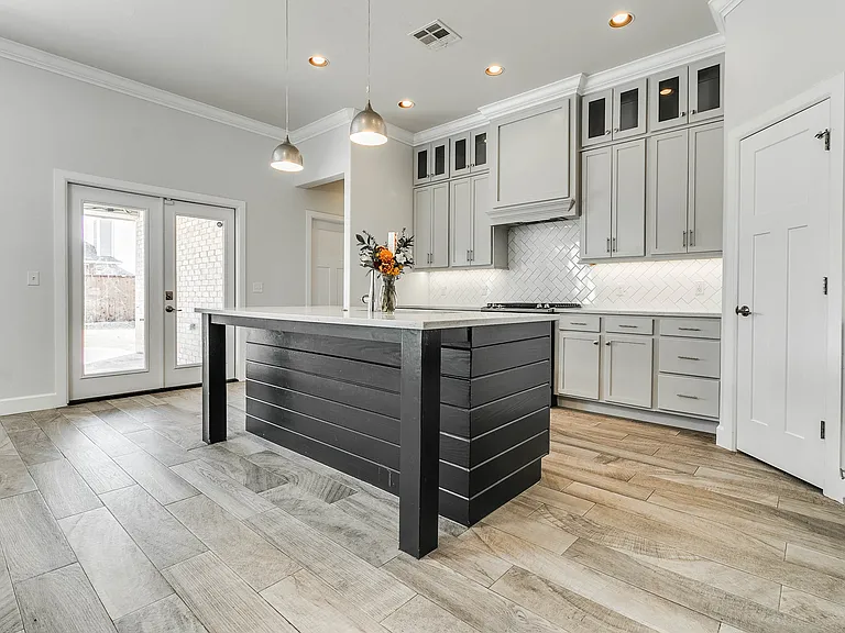 5616 Saint James Pl — Photo 13