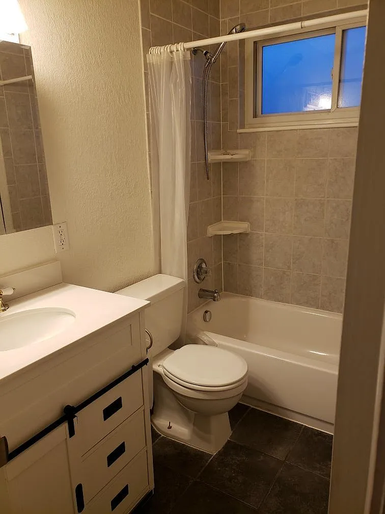 4 bed, 1900 sqft, $2,600 — Photo 4
