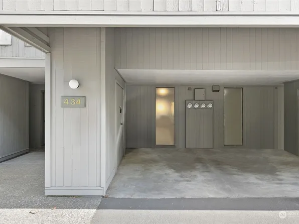 6742 137th Avenue NE #434, Redmond, WA 98052