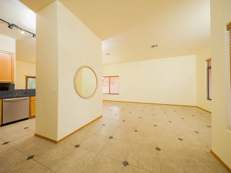 3073 W Placita Montessa — Photo 12