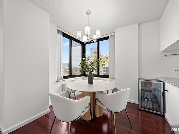 4th image of 100 Old Palisade Rd APT 1902
