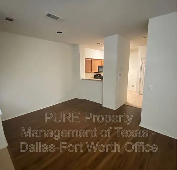 2734 Hyde Park Dr — Photo 16