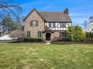 746 San Jose Dr SE, East Grand Rapids, MI 49506