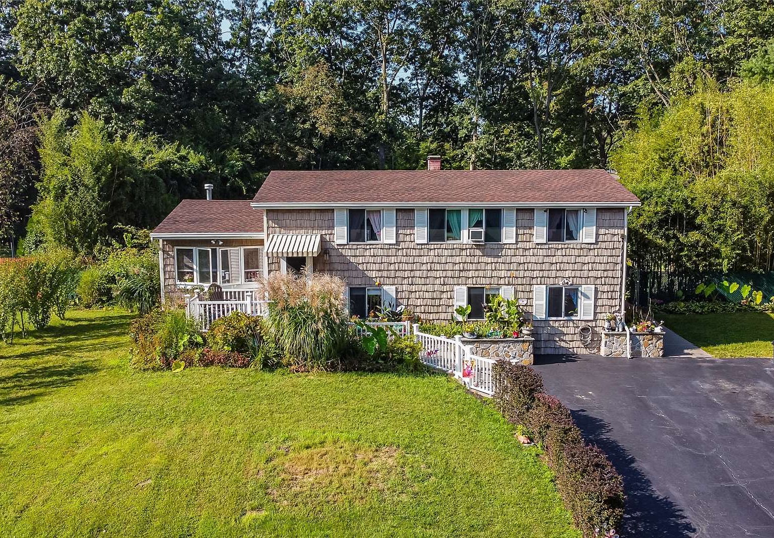 25 Mayflower Lane, East Setauket, NY 11733 Zillow